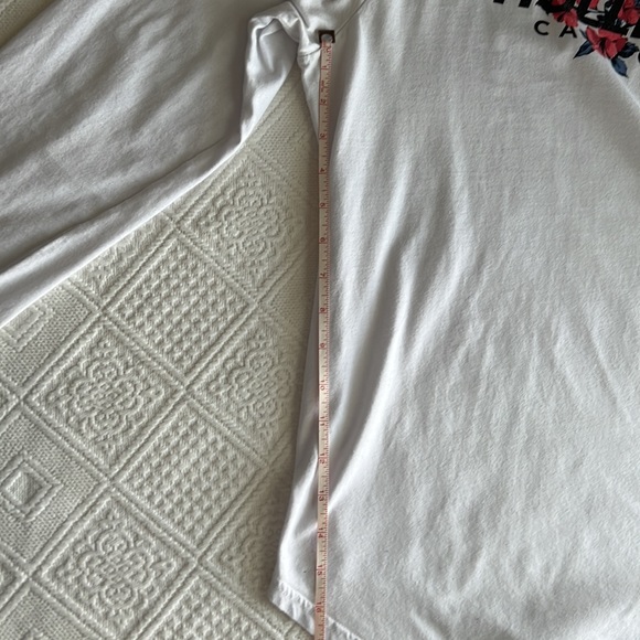 💥💥Hollister XL White Floral Long Sleeved Tee - Picture 11 of 12